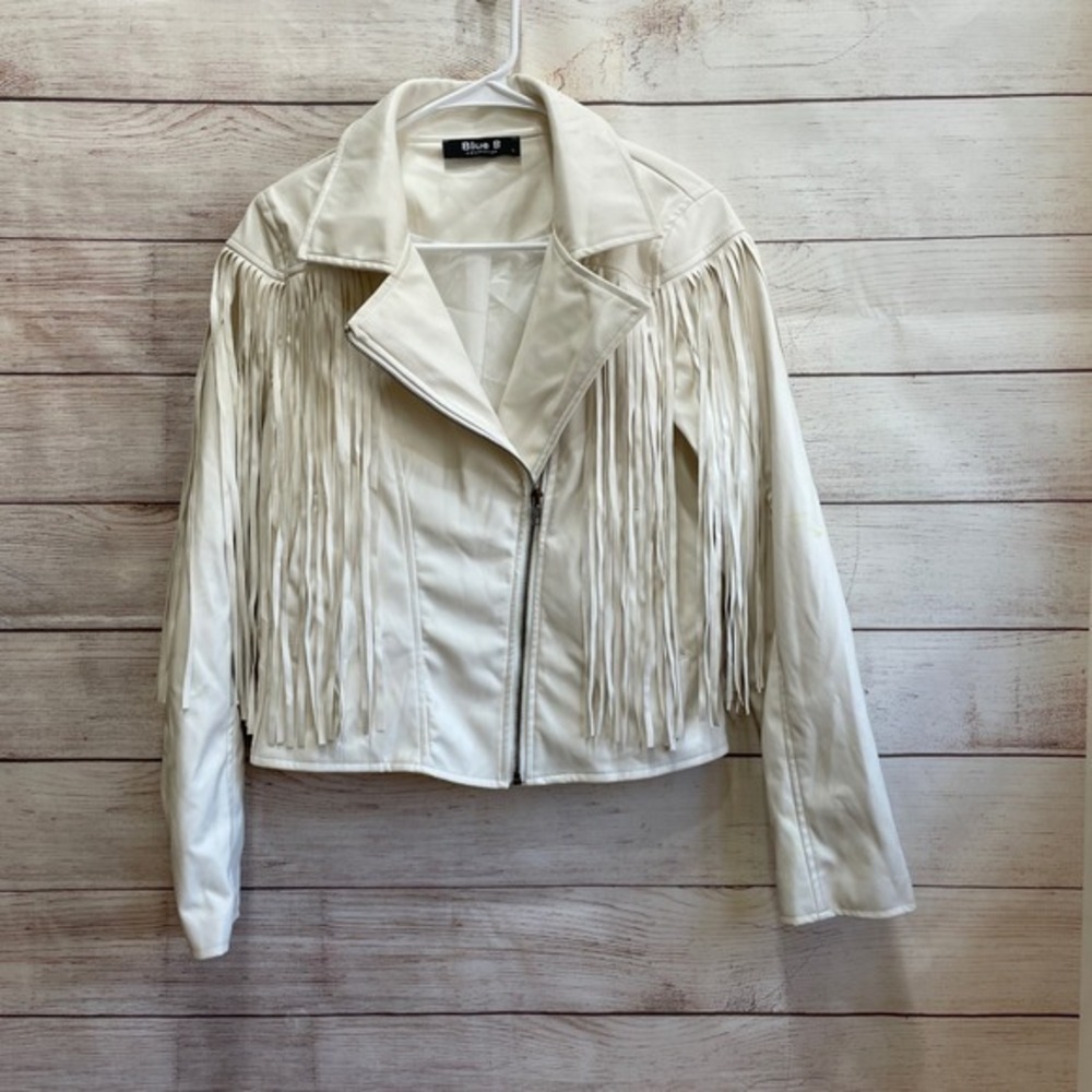 BLUE B FRINGE VEGAN LEATHER MOTO JACKET IN WHITE